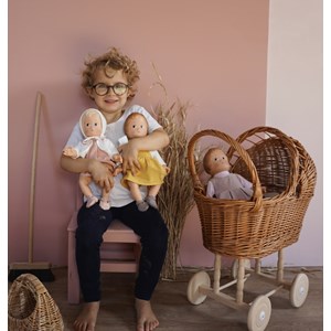 Landau en osier avec couverture tricot