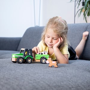 Tracteur avec remorque et animaux