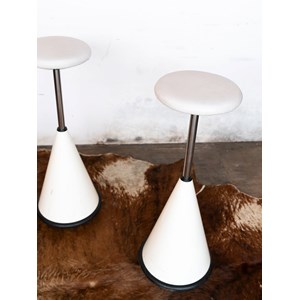 Axel, le tabouret culbuto n°50