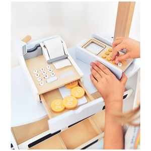 Marchande bois enfant stand vendeur