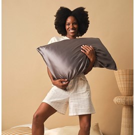 Taie d'oreiller en soie gris foncé 51x76