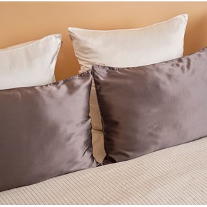 Taie d'oreiller en soie gris foncé 51x76