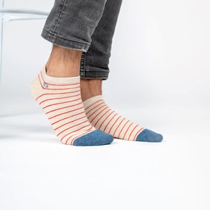 Socquettes à fines rayures beige