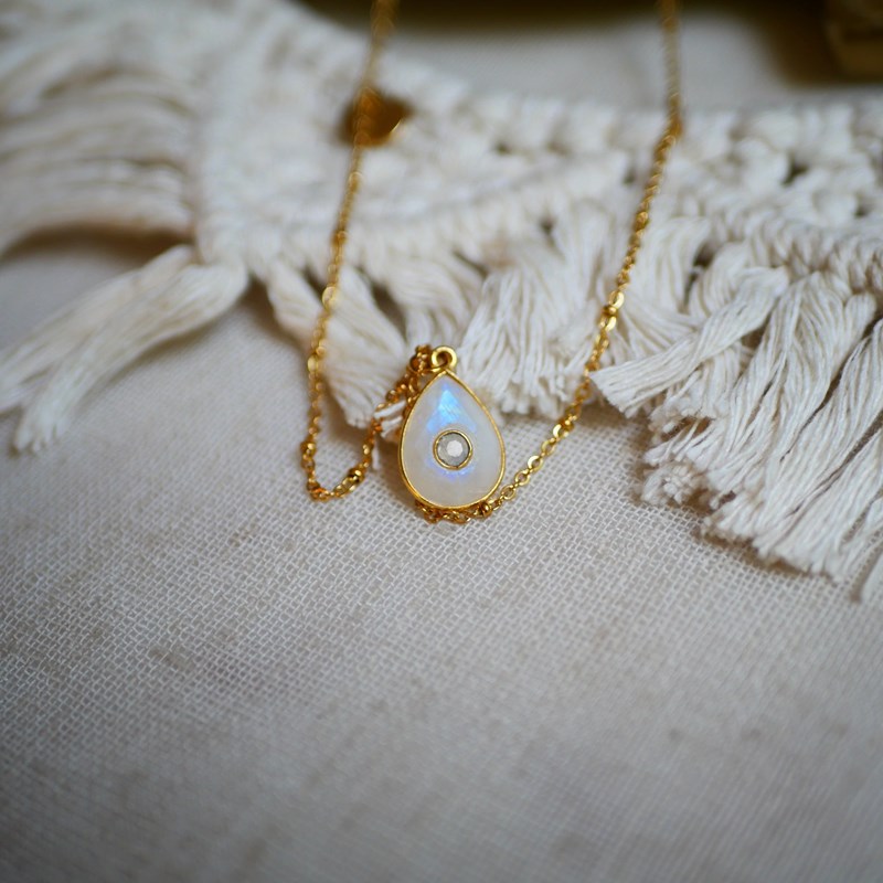 Collier pierre de lune dipta