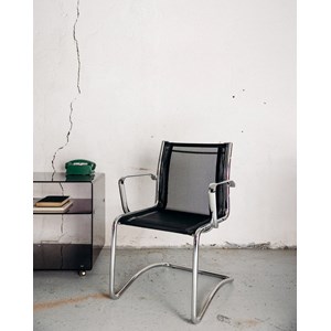 Diana, la chaise en métal n°111