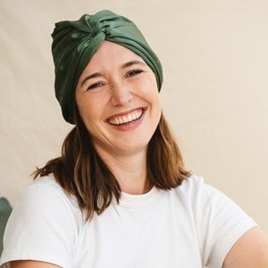 Turban en soie vert sauge 19 mo