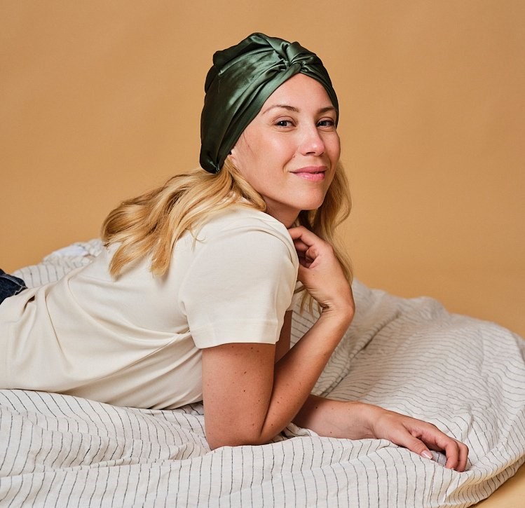 Turban en soie vert sauge 19 mo