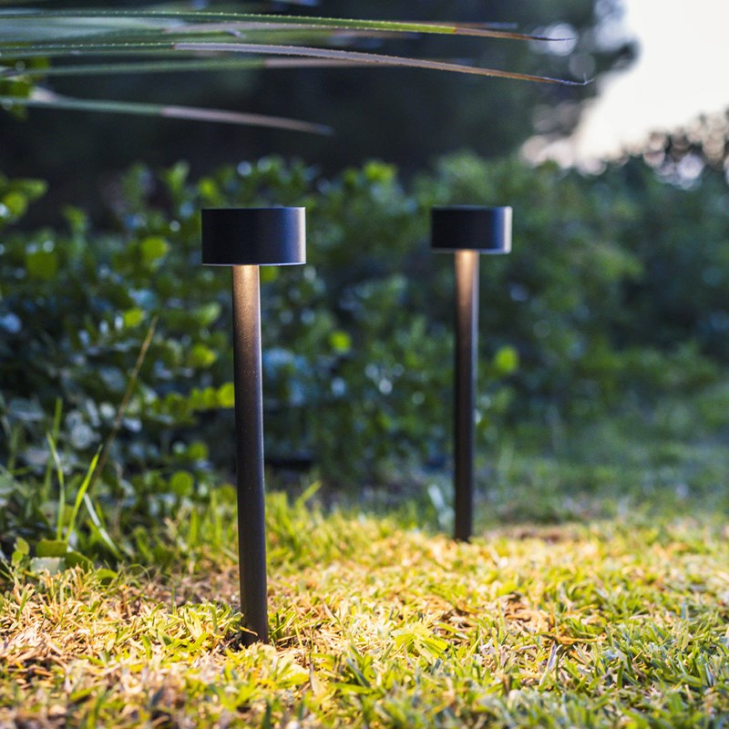 2 balises solaires à piquer noir forty