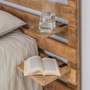 Tête de lit en bois avec étagère