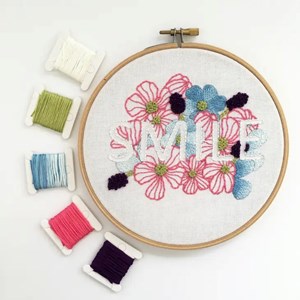 Kit de broderie florale   smile